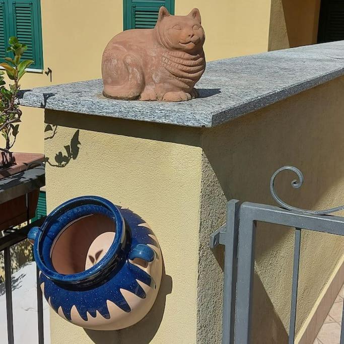 Casa Vacanze La Terrazza Del Gatto. Toirano Exterior foto